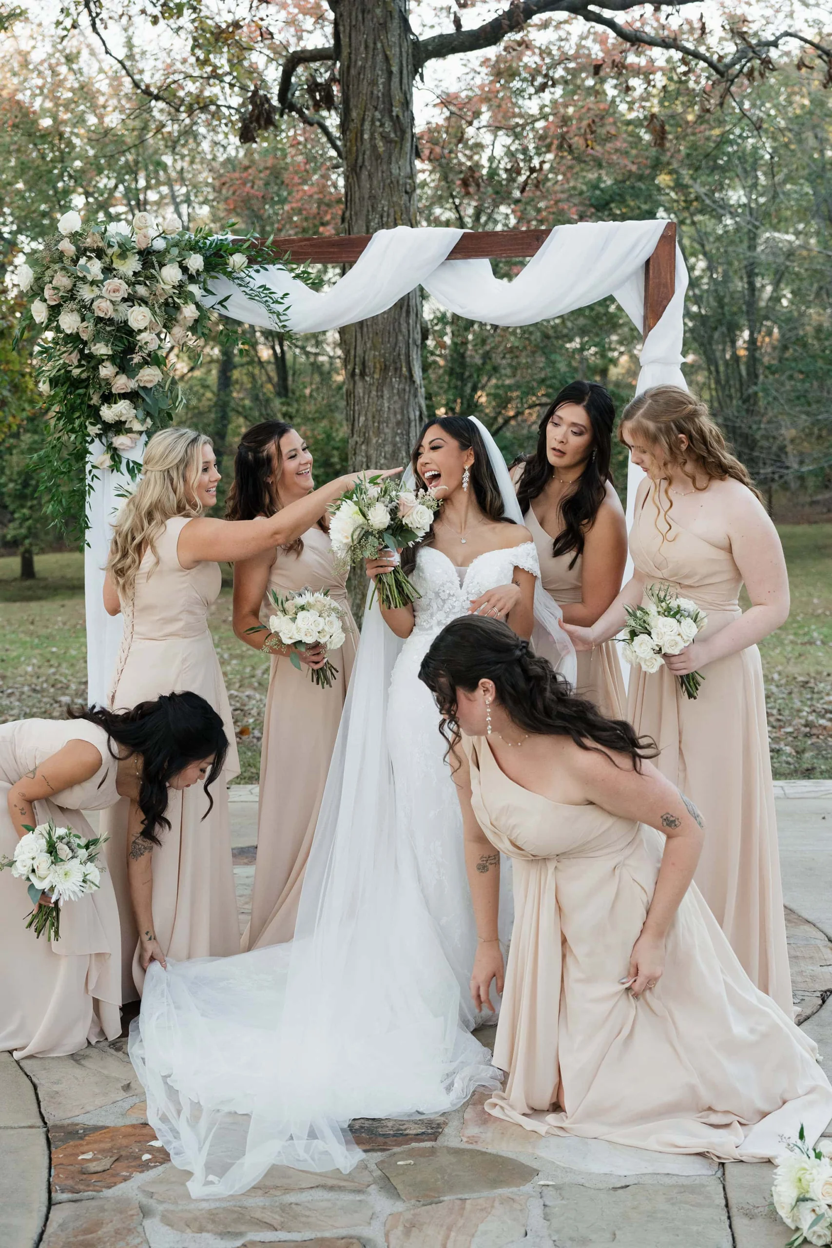bridal party at Iris woods wedding venue, Lebanon